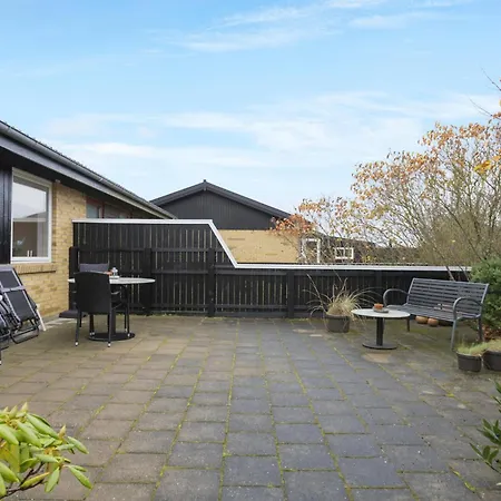 1 Bedroom Lovely In